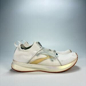 Brooks Levitate 4 LE White Silver Road Running Shoes 1203471B132 Womens Size 9.5